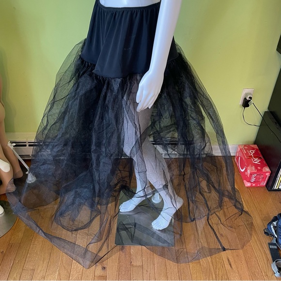 HIPS AND CURVES BLACK NETTED CRINOLINE SKIRT SIZE 2X PLUS SIZE - Picture 3 of 4